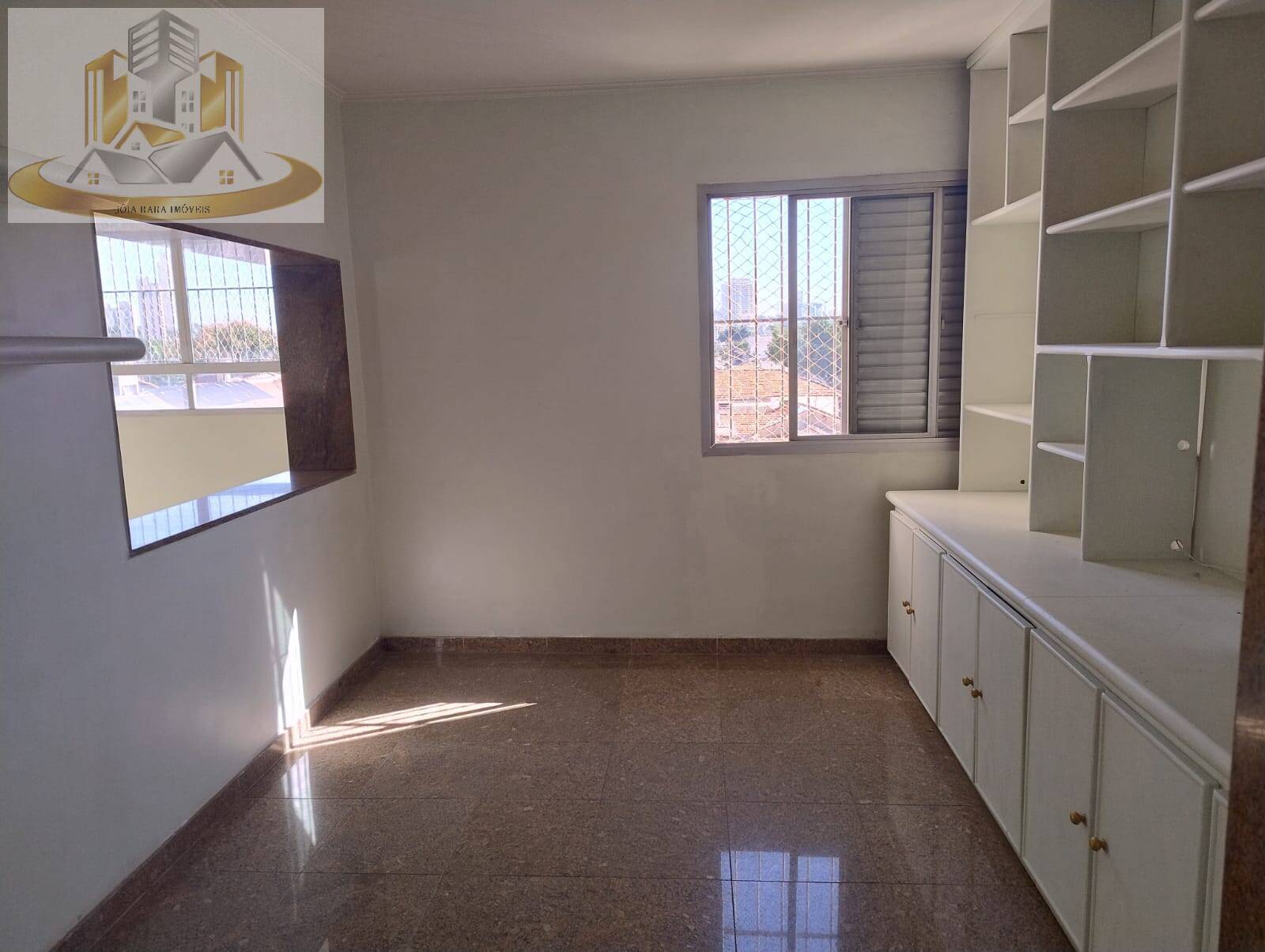 Apartamento à venda com 3 quartos, 110m² - Foto 3