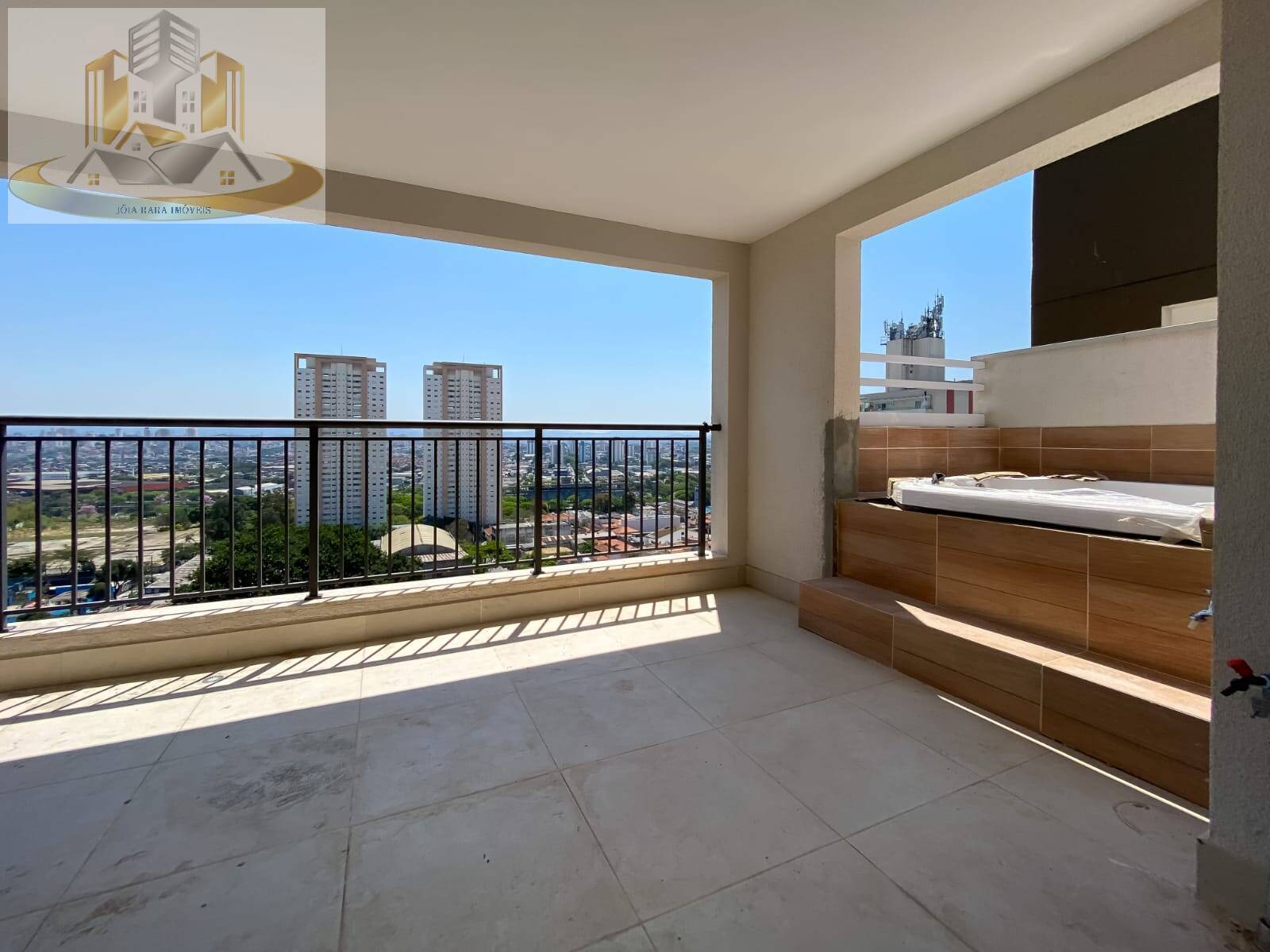 Apartamento à venda com 4 quartos, 215m² - Foto 1