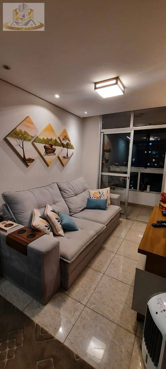 Apartamento à venda com 3 quartos, 77m² - Foto 1