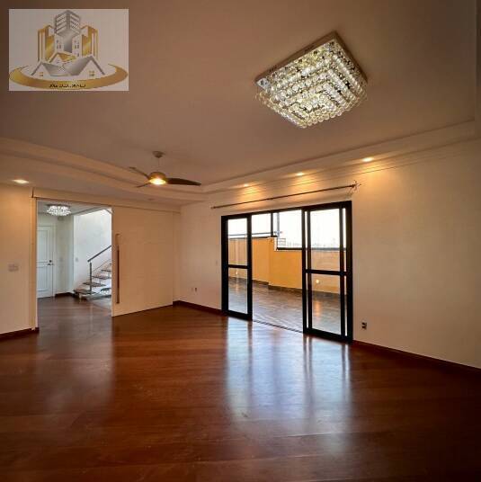 Apartamento à venda com 4 quartos, 217m² - Foto 2