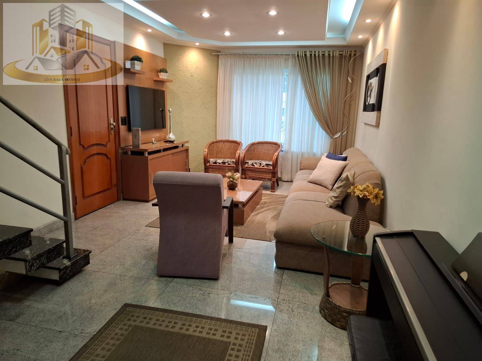 Sobrado, 3 quartos, 216 m² - Foto 1